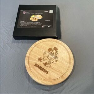 Circo new in box, Raiders, Disney, Mickey Mouse, cutting board and tools